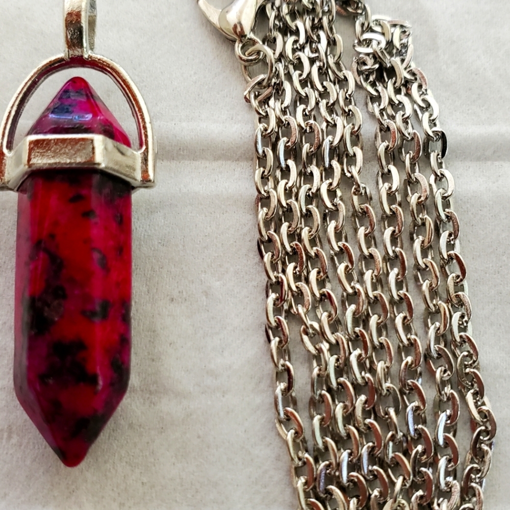 Stone necklace with chain